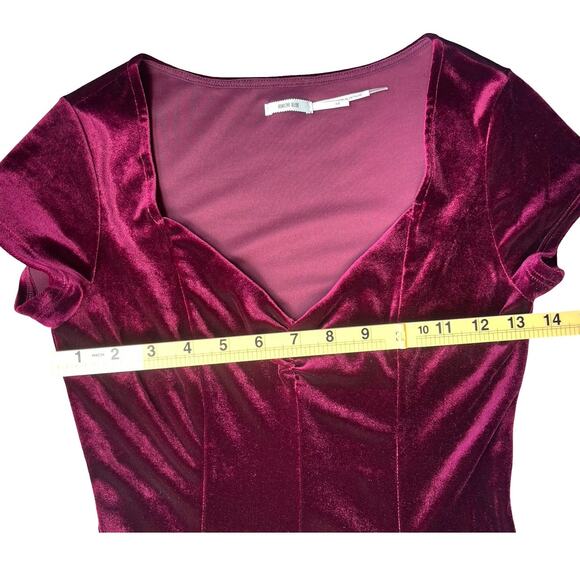 Kimchi Blue Urban Outfitters Maroon Velvet Stretch Sweetheart Mini Dress - XS - Picture 9 of 16